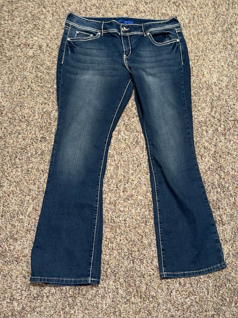 Apt. 9 women's size 16 Dark Blue bootcut Jeans jeweled pockets embroidered